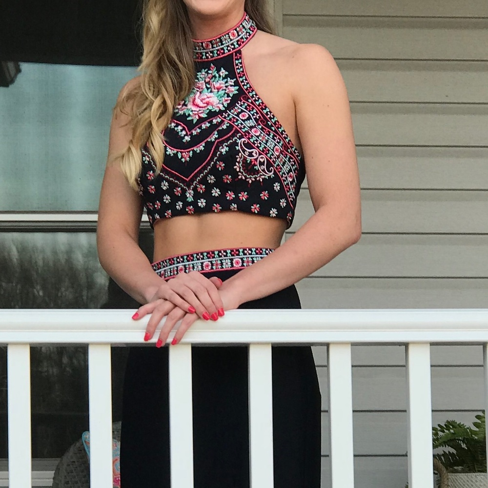 Blondie Nites Dark Navy with Embroidered accents Size 5 Two-Piece Dress